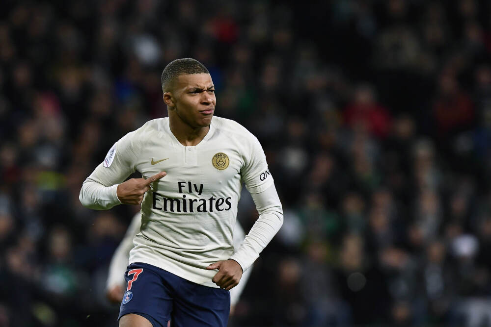 衣服标注“100%绵羊毛”，她去做了检测……直播间的回应，她很气愤